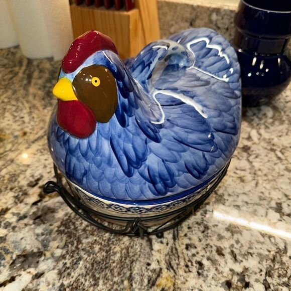 Temp-Tations Old World  Blue Nesting Hen Chicken 2.0 QT 10" Casserole w/ basket - Picture 1 of 7